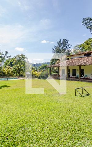 Casa de condomínio à venda com 400m², 5 quartos e 2 vagasÁrea Externa - Quintal