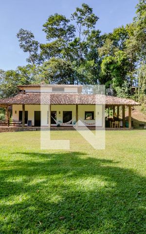 Casa de condomínio à venda com 400m², 5 quartos e 2 vagasÁrea Externa - Quintal