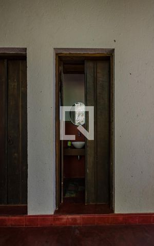 Casa de condomínio à venda com 400m², 5 quartos e 2 vagasBanheiro de Serviço