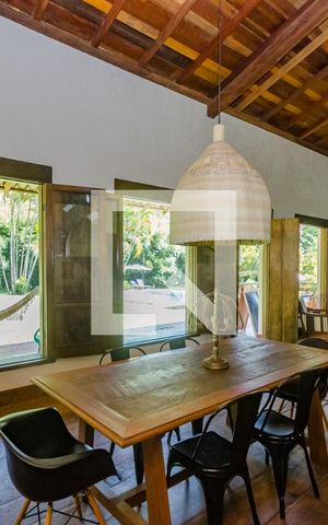 Casa de condomínio à venda com 400m², 5 quartos e 2 vagasSala