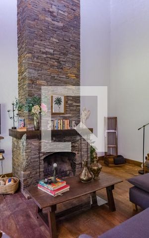 Casa de condomínio à venda com 400m², 5 quartos e 2 vagasSala