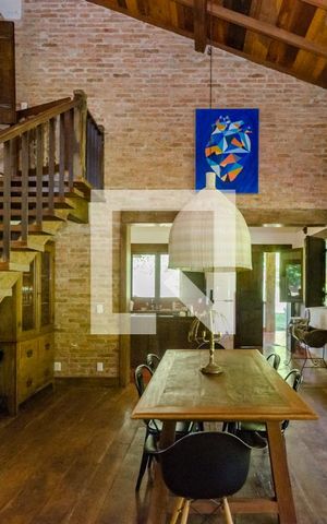 Casa de condomínio à venda com 400m², 5 quartos e 2 vagasSala