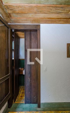 Casa de condomínio à venda com 400m², 5 quartos e 2 vagasLavabo