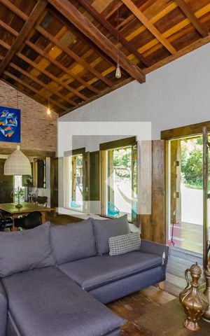 Casa de condomínio à venda com 400m², 5 quartos e 2 vagasSala
