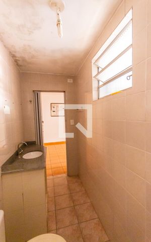 Casa à venda com 283m², 5 quartos e 2 vagas Casa à venda com 283m², 5 quartos e 2 vagasBanheiro