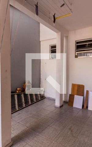 Casa à venda com 283m², 5 quartos e 2 vagas Casa à venda com 283m², 5 quartos e 2 vagasÁrea de Serviço da Casa 2