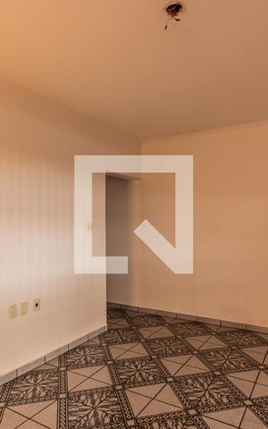 Casa à venda com 283m², 5 quartos e 2 vagas Casa à venda com 283m², 5 quartos e 2 vagasSala