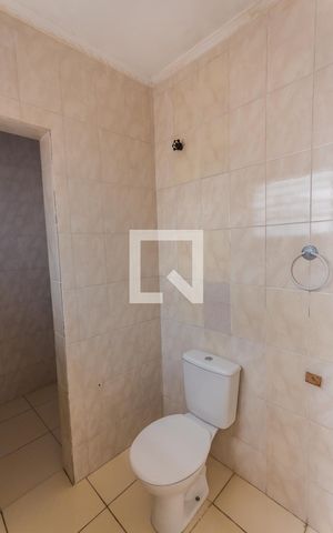 Casa à venda com 283m², 5 quartos e 2 vagas Casa à venda com 283m², 5 quartos e 2 vagasBanheiro 2