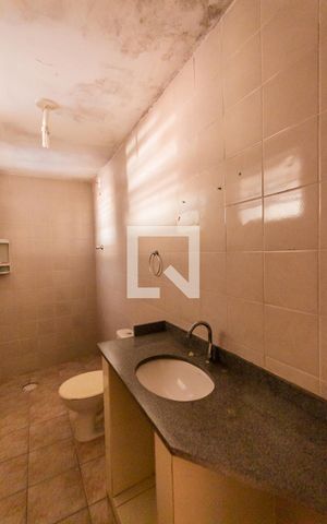 Casa à venda com 283m², 5 quartos e 2 vagas Casa à venda com 283m², 5 quartos e 2 vagasBanheiro