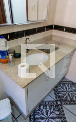 Casa à venda com 283m², 5 quartos e 2 vagas Casa à venda com 283m², 5 quartos e 2 vagasPia