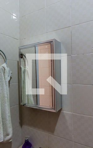 Casa à venda com 283m², 5 quartos e 2 vagas Casa à venda com 283m², 5 quartos e 2 vagasEspelho