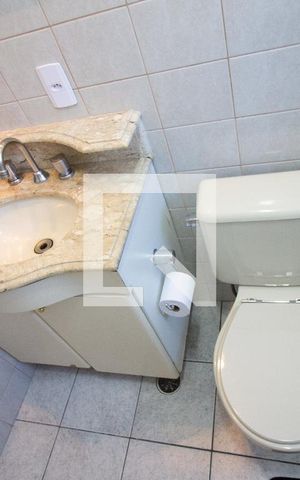 Apartamento à venda com 65m², 2 quartos e 2 vagas Apartamento à venda com 65m², 2 quartos e 2 vagasBanheiro da Suíte