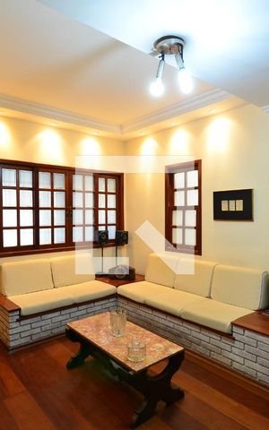 Casa à venda com 145m², 2 quartos e 1 vagaSala