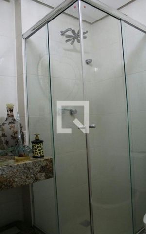 Casa de condomínio à venda com 300m², 4 quartos e 3 vagas