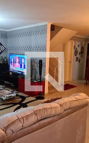 Casa de condomínio à venda com 300m², 4 quartos e 3 vagas