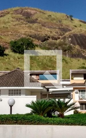 Casa de condomínio à venda com 300m², 4 quartos e 3 vagas
