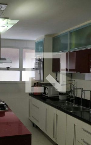 Casa de condomínio à venda com 300m², 4 quartos e 3 vagas