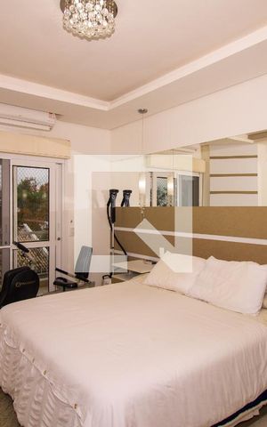 Casa de condomínio para alugar com 245m², 3 quartos e 2 vagas Casa de condomínio para alugar com 245m², 3 quartos e 2 vagasSuíte