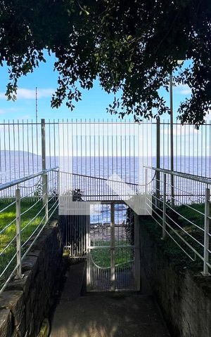 Casa de condomínio para alugar com 245m², 3 quartos e 2 vagasAcesso direto do Condomínio ao Guaiba