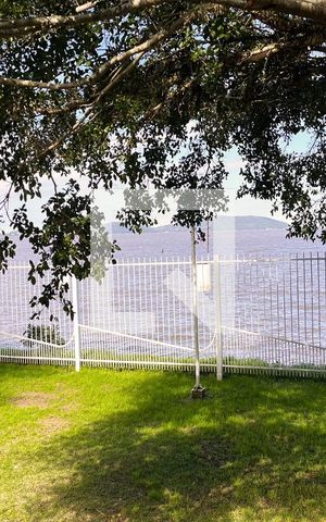 Casa de condomínio para alugar com 245m², 3 quartos e 2 vagasVista