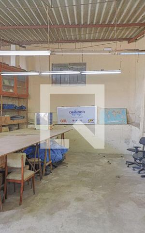 Casa à venda com 354m², 4 quartos e 7 vagasGalpão 