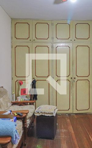 Casa à venda com 354m², 4 quartos e 7 vagasQuarto  4 - Suíte 