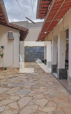 Casa à venda com 354m², 4 quartos e 7 vagasÁrea Externa