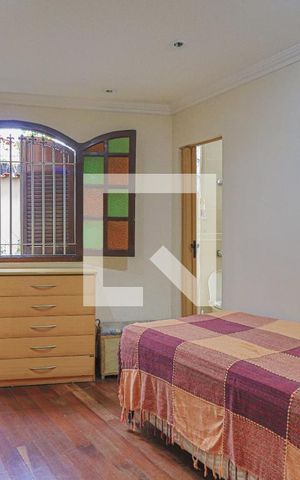 Casa à venda com 354m², 4 quartos e 7 vagasQuarto 2 - Suíte 