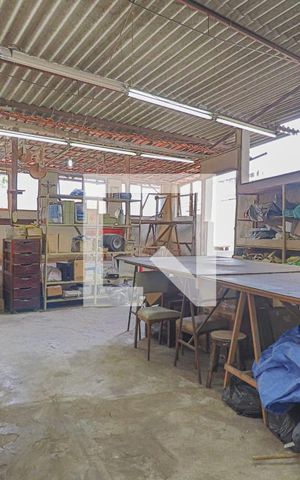 Casa à venda com 354m², 4 quartos e 7 vagasGalpão 