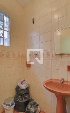 Casa à venda com 354m², 4 quartos e 7 vagasBanheiro de Serviço