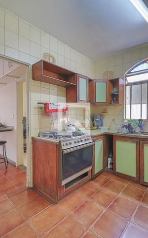 Casa à venda com 354m², 4 quartos e 7 vagasCozinha