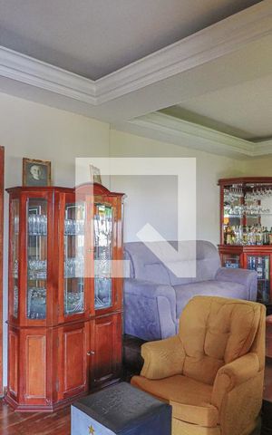 Casa à venda com 354m², 4 quartos e 7 vagasSala