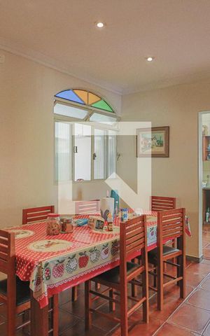 Casa à venda com 354m², 4 quartos e 7 vagasCopa