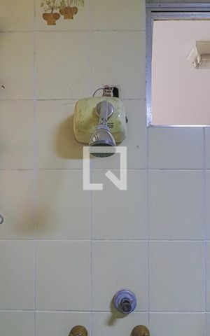 Casa à venda com 354m², 4 quartos e 7 vagasBanheiro Corredor 
