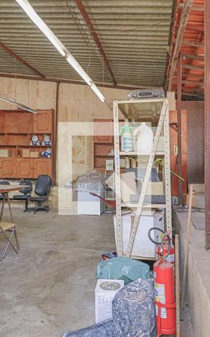 Casa à venda com 354m², 4 quartos e 7 vagasGalpão 