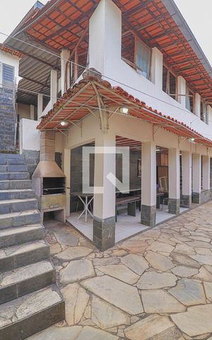 Casa à venda com 354m², 4 quartos e 7 vagasÁrea Externa