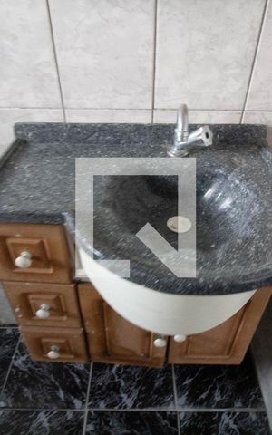 Casa para alugar com 100m², 3 quartos e 1 vaga Casa para alugar com 100m², 3 quartos e 1 vagaBanheiro da Suíte