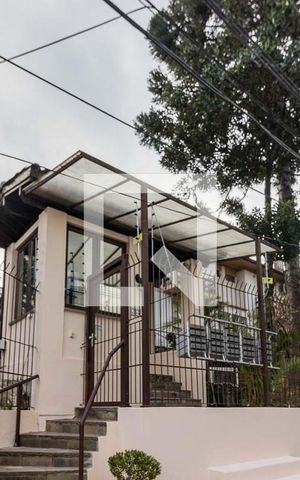 Casa de condomínio à venda com 220m², 3 quartos e 1 vaga Casa de condomínio à venda com 220m², 3 quartos e 1 vagaFachada