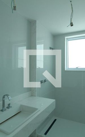 Apartamento à venda com 384m², 4 quartos e 4 vagasBanheiro - Suíte 2