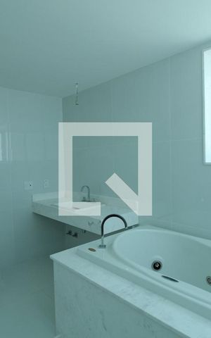 Apartamento à venda com 384m², 4 quartos e 4 vagasBanheiro - Suíte 1