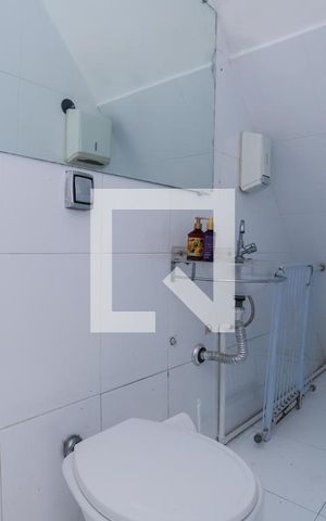 Casa à venda com 100m², 2 quartos e sem vagaLavabo