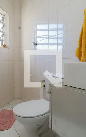 Casa à venda com 100m², 2 quartos e sem vagaBanheiro da Quarto 2