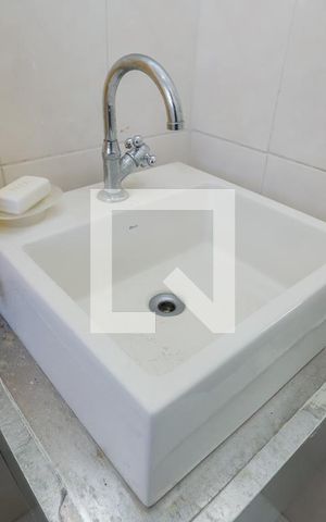 Casa à venda com 100m², 2 quartos e sem vagaBanheiro da Quarto 2