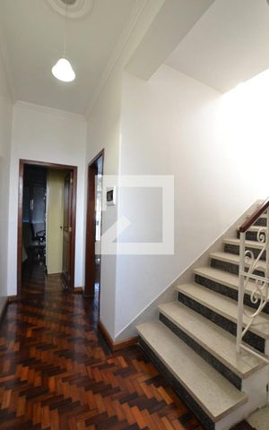 Casa para alugar com 250m², 4 quartos e 2 vagasHall