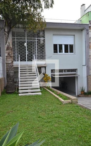 Casa para alugar com 250m², 4 quartos e 2 vagasFachada