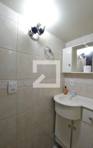 Casa para alugar com 250m², 4 quartos e 2 vagasBanheiro do Quarto/Reversível