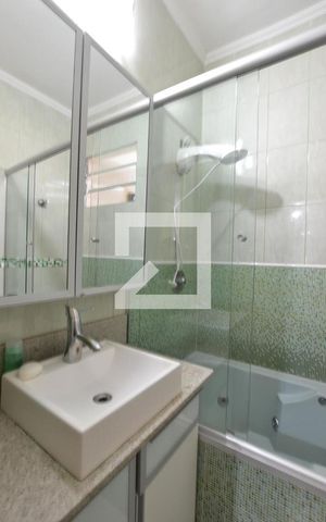 Casa para alugar com 250m², 4 quartos e 2 vagasBanheiro da Suíte
