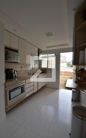 Casa para alugar com 250m², 4 quartos e 2 vagasCozinha