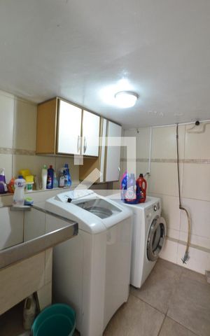 Casa para alugar com 250m², 4 quartos e 2 vagasÁrea de Serviço