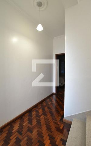 Casa para alugar com 250m², 4 quartos e 2 vagasHall